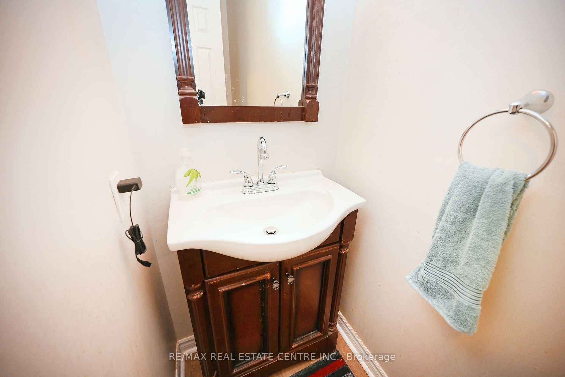 3 Moonstream Crt