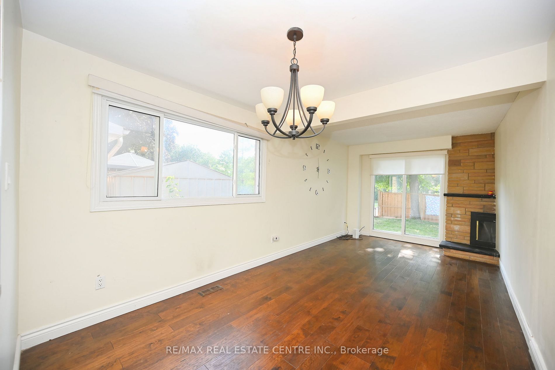 3 Moonstream Crt