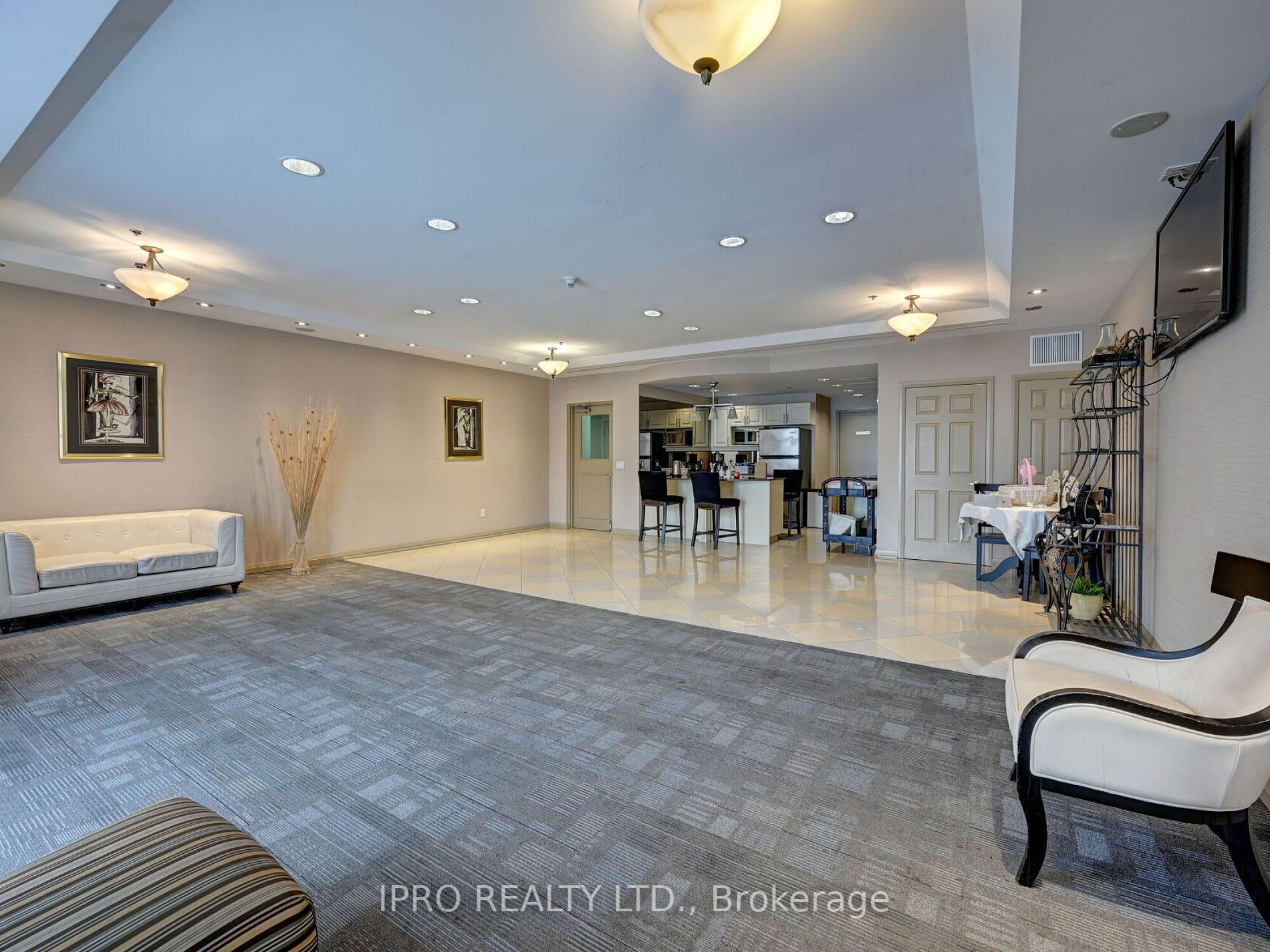 220 Forum Dr, #1012