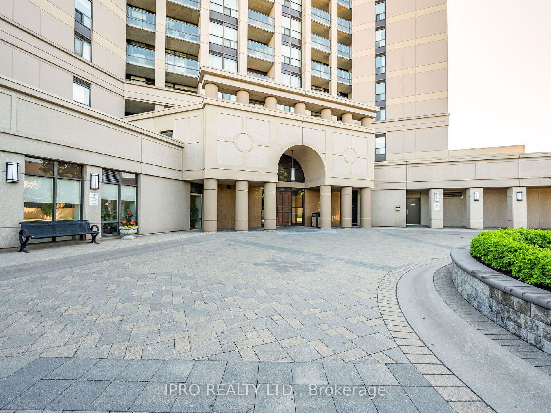 220 Forum Dr, #1012