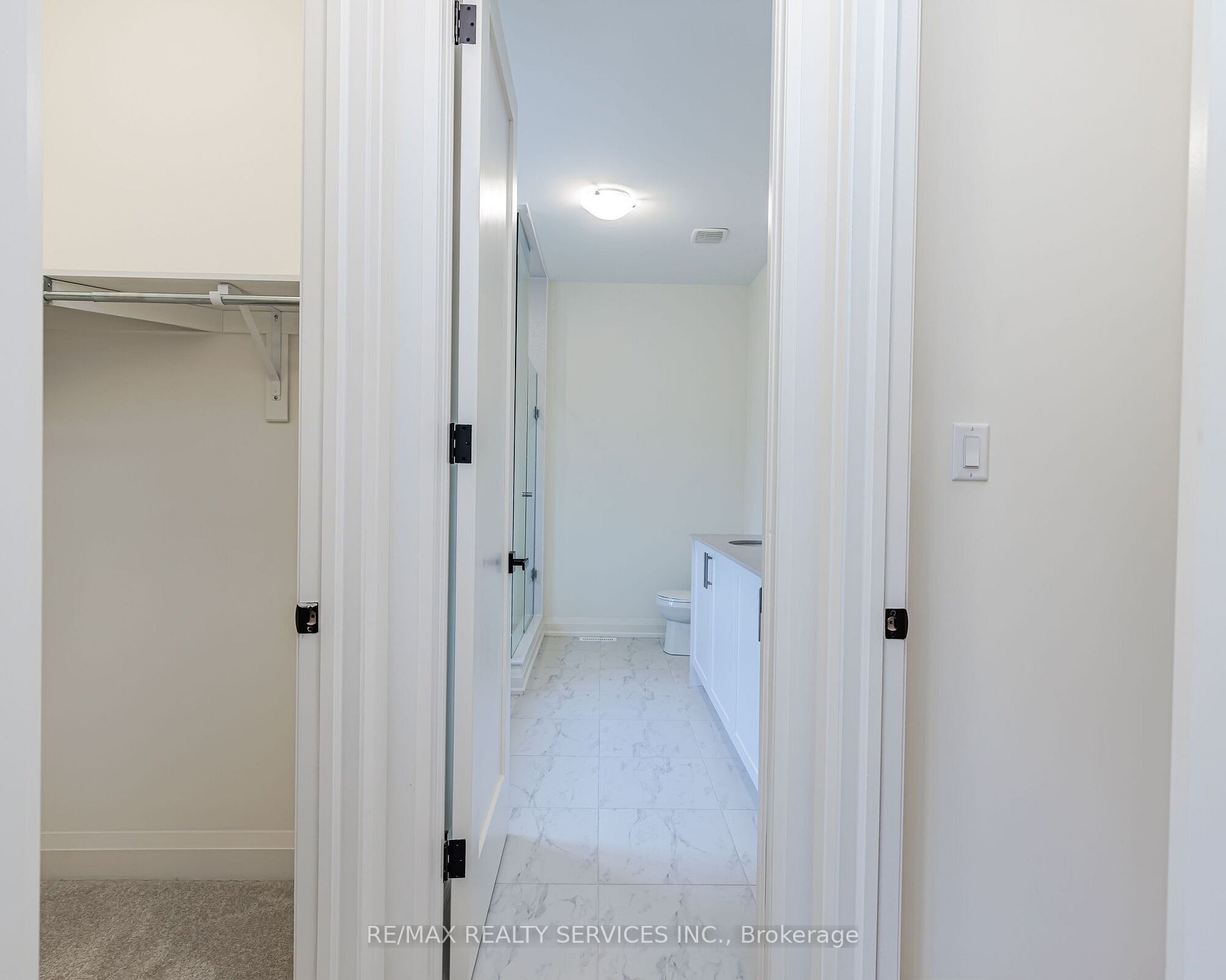 3 Eastman Dr E