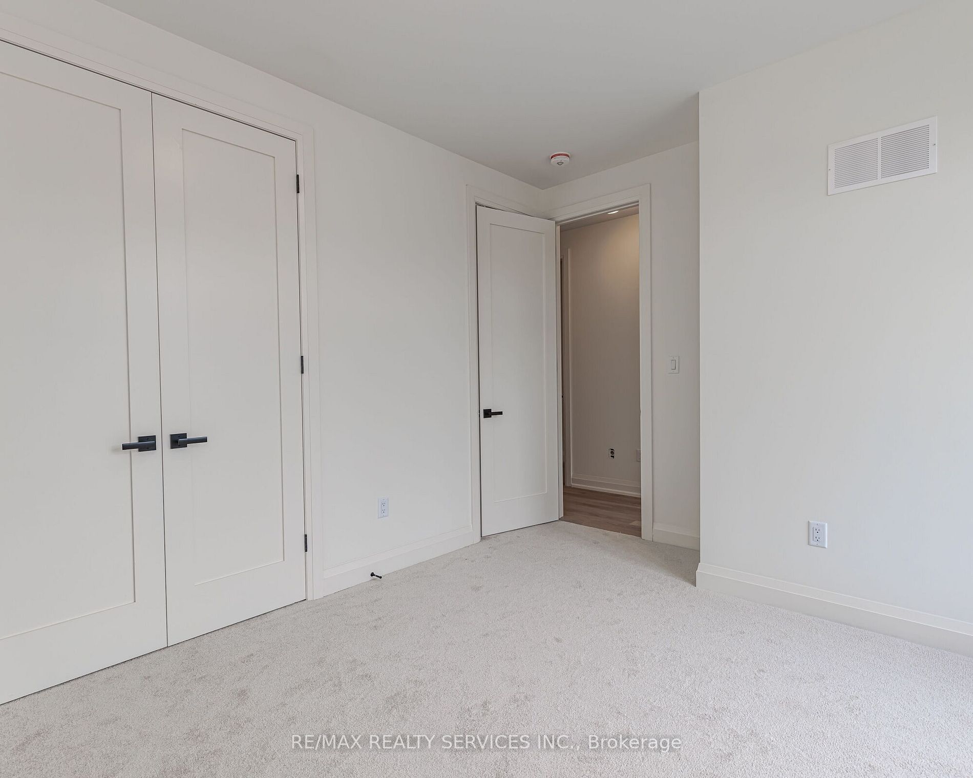 3 Eastman Dr E
