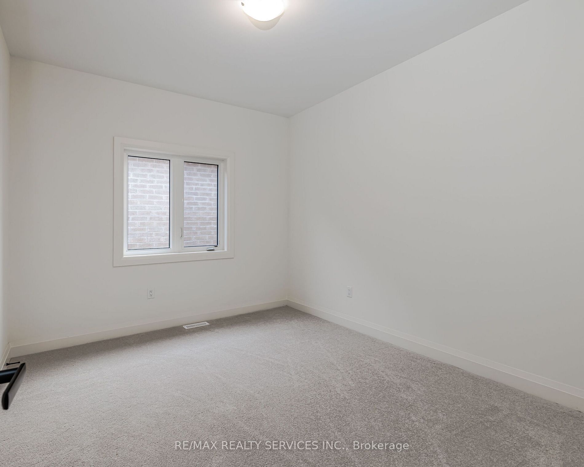 3 Eastman Dr E