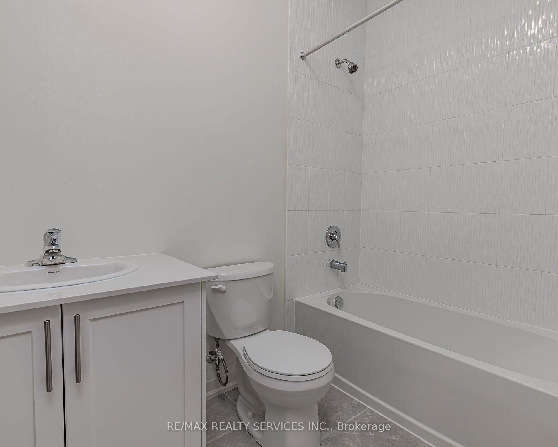 3 Eastman Dr E