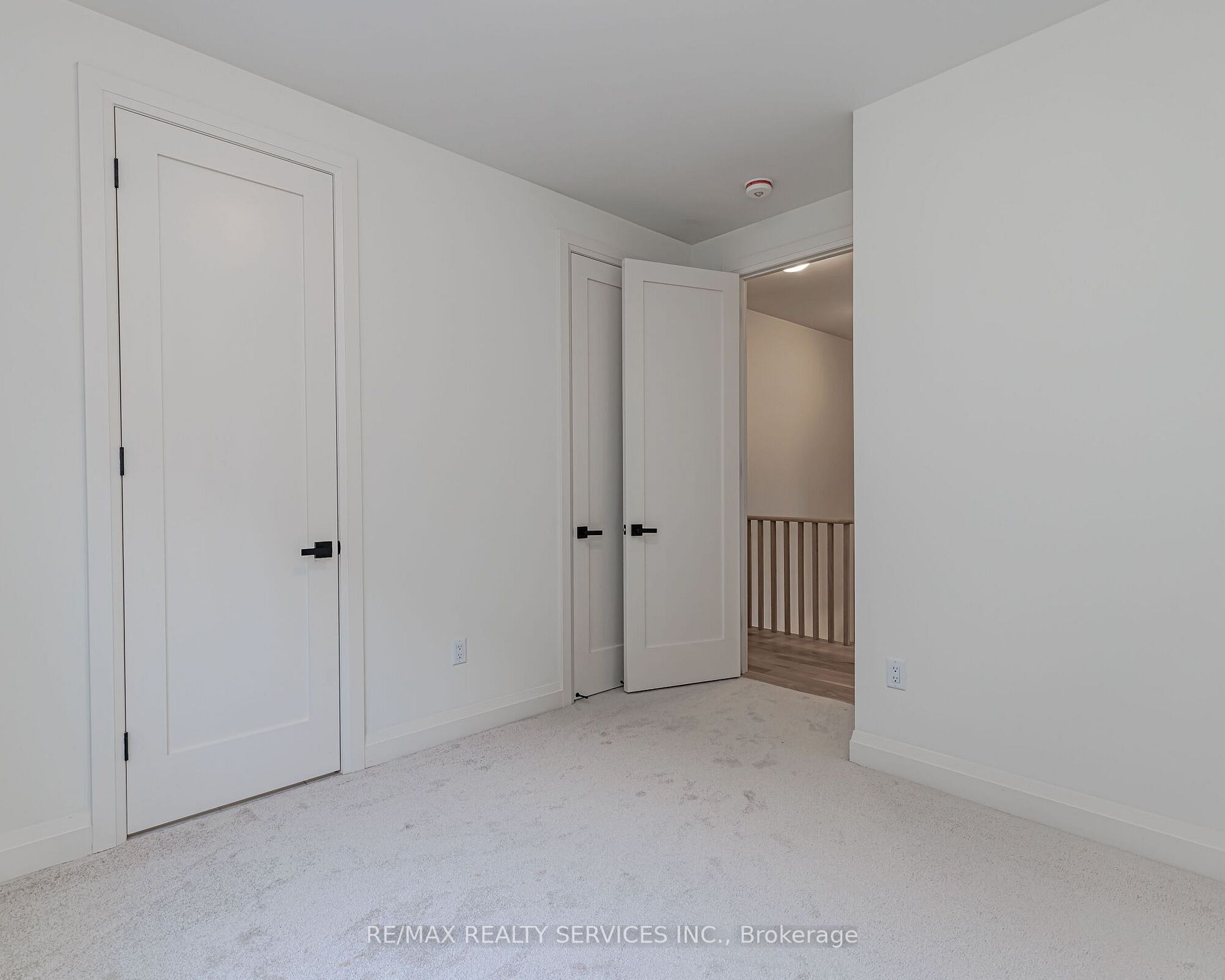 3 Eastman Dr E