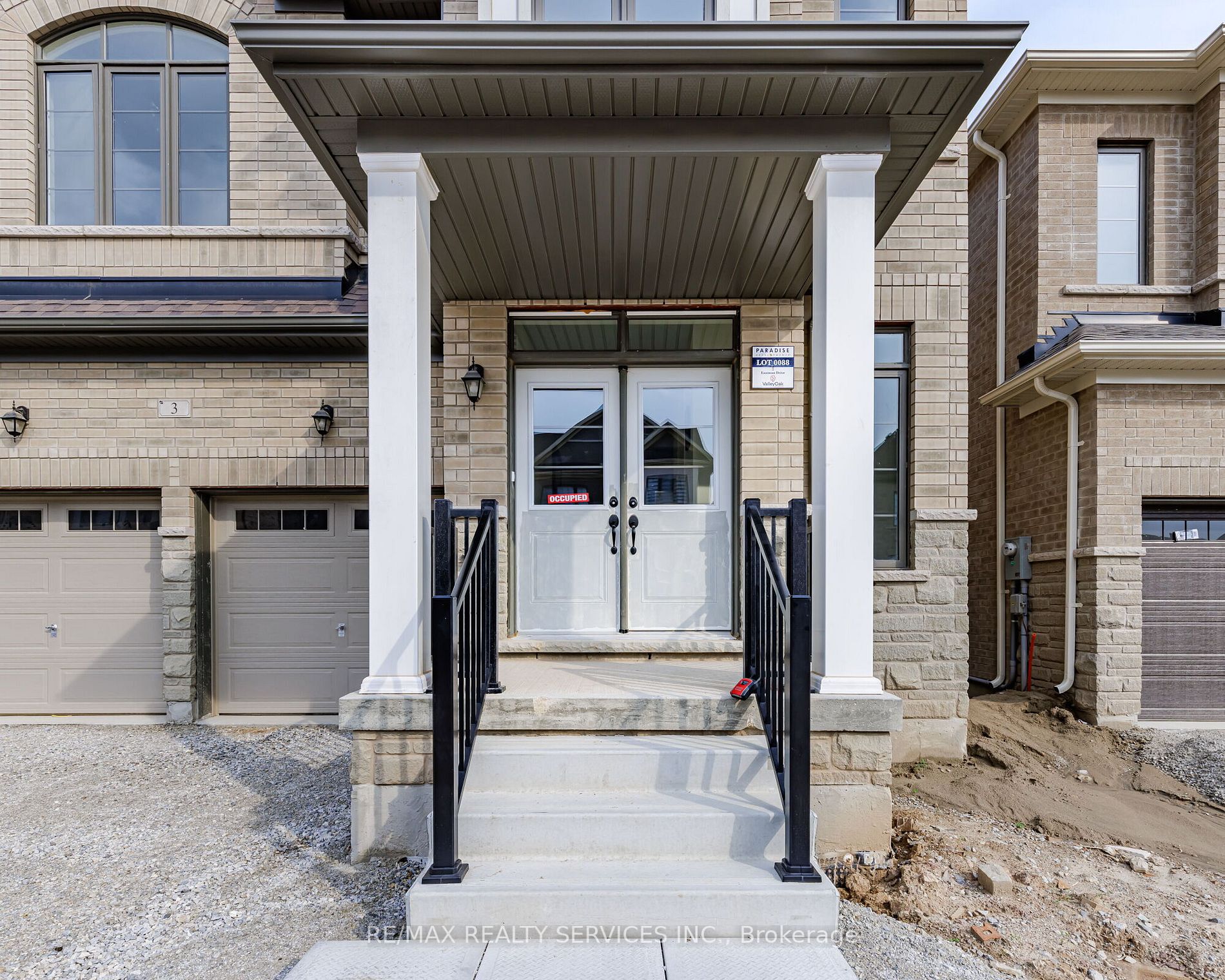 3 Eastman Dr E
