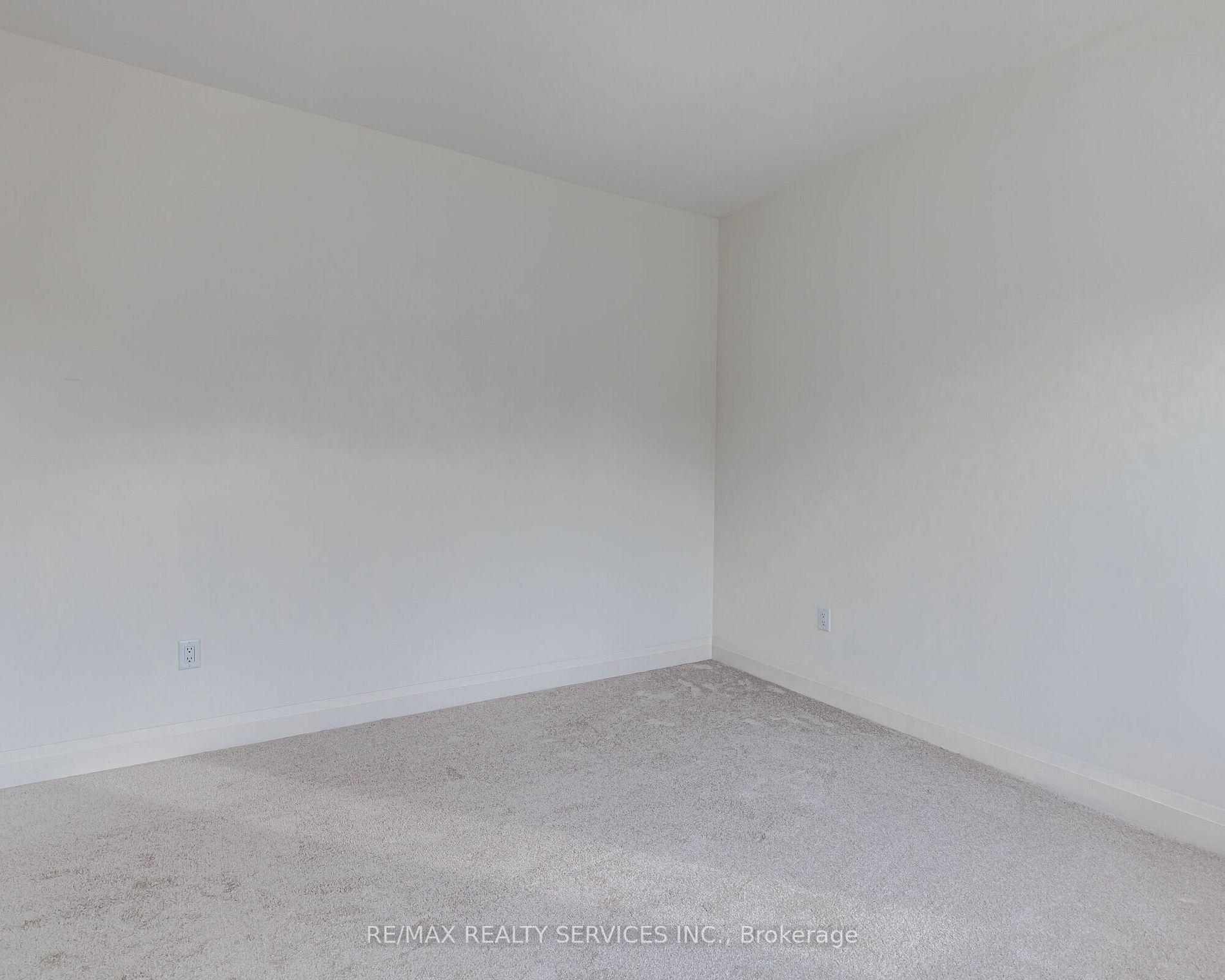 3 Eastman Dr E