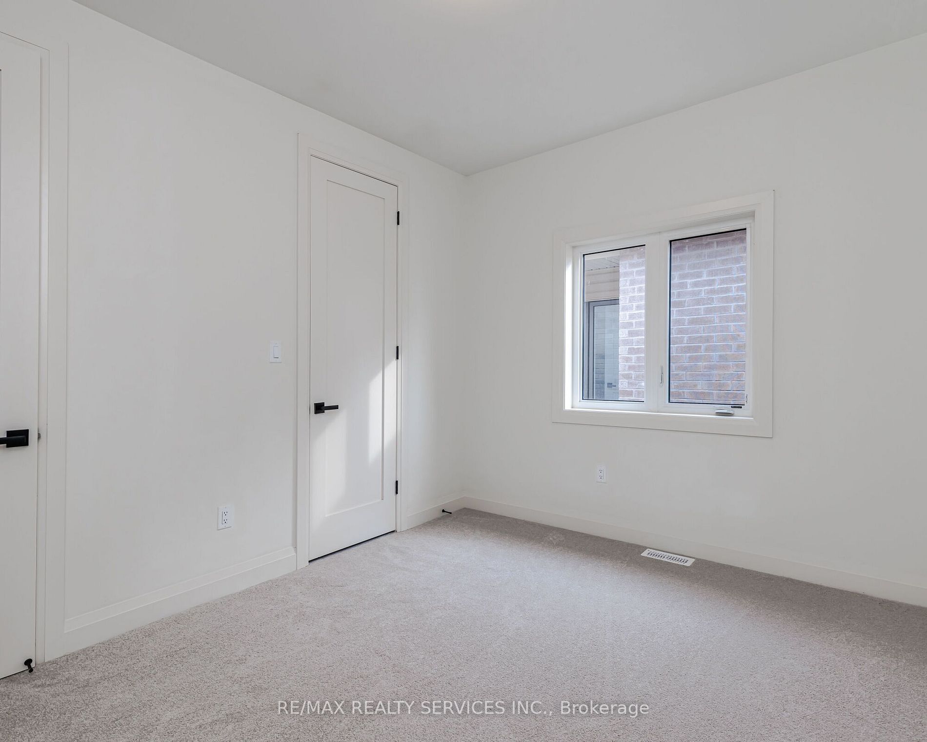 3 Eastman Dr E