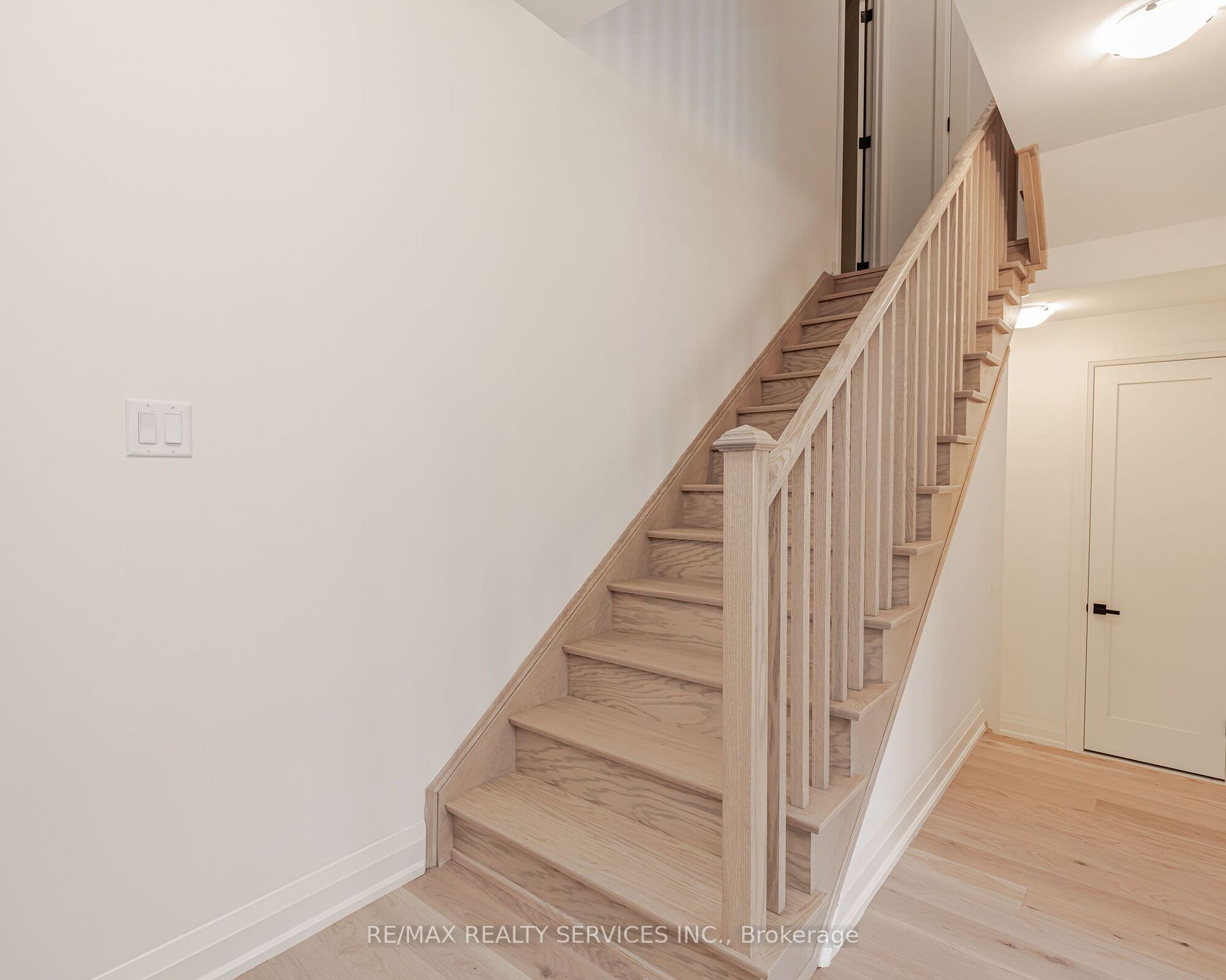 3 Eastman Dr E