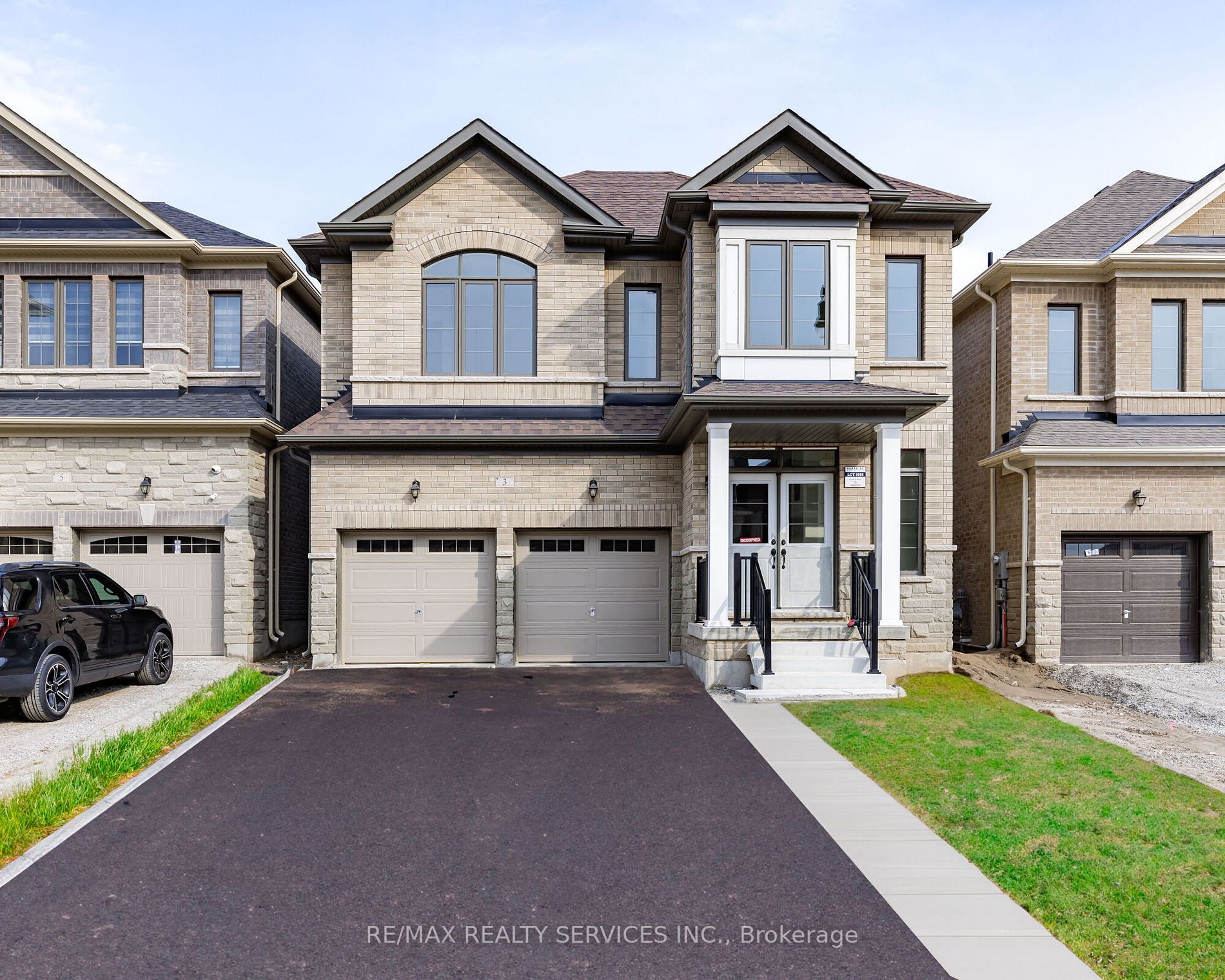 3 Eastman Dr E
