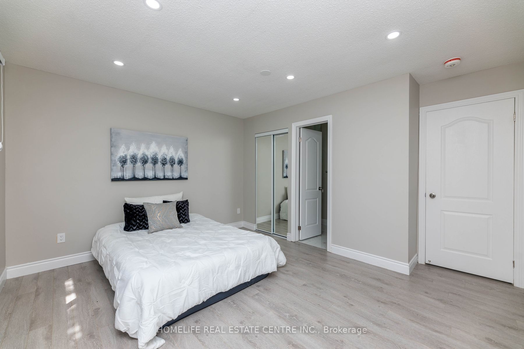 21 Mount Pleasant Dr