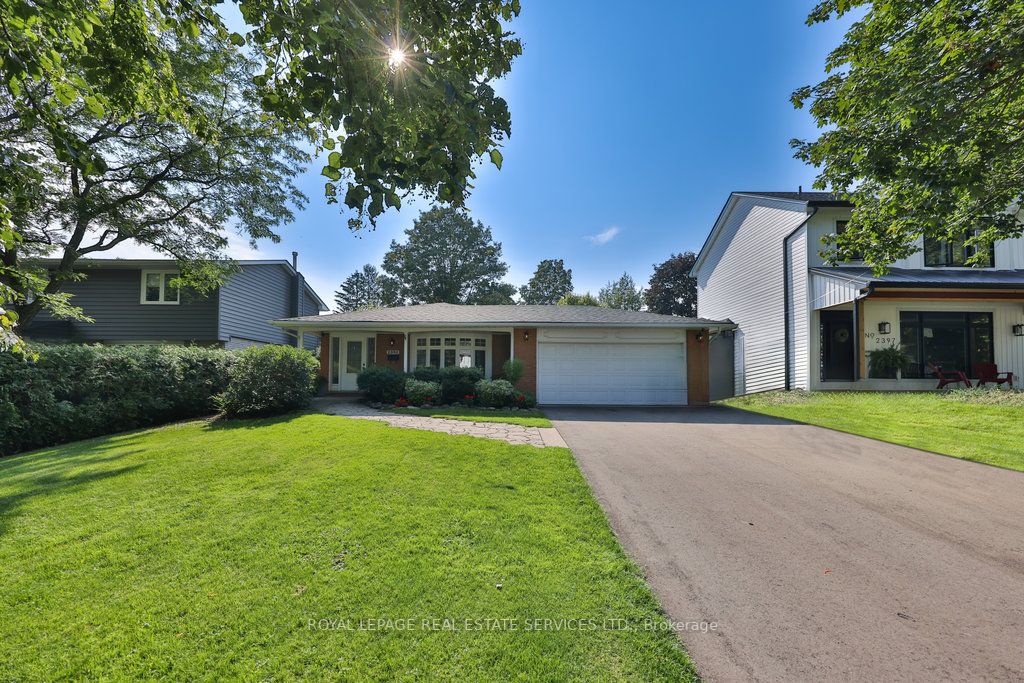 2395 Hereford Cres