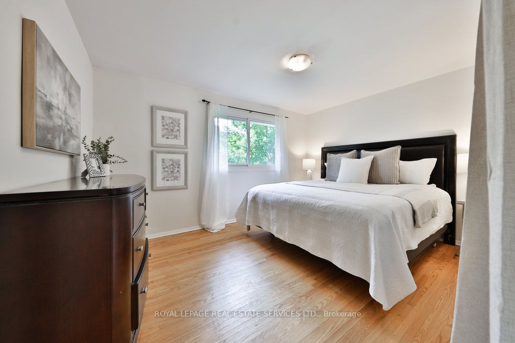2395 Hereford Cres