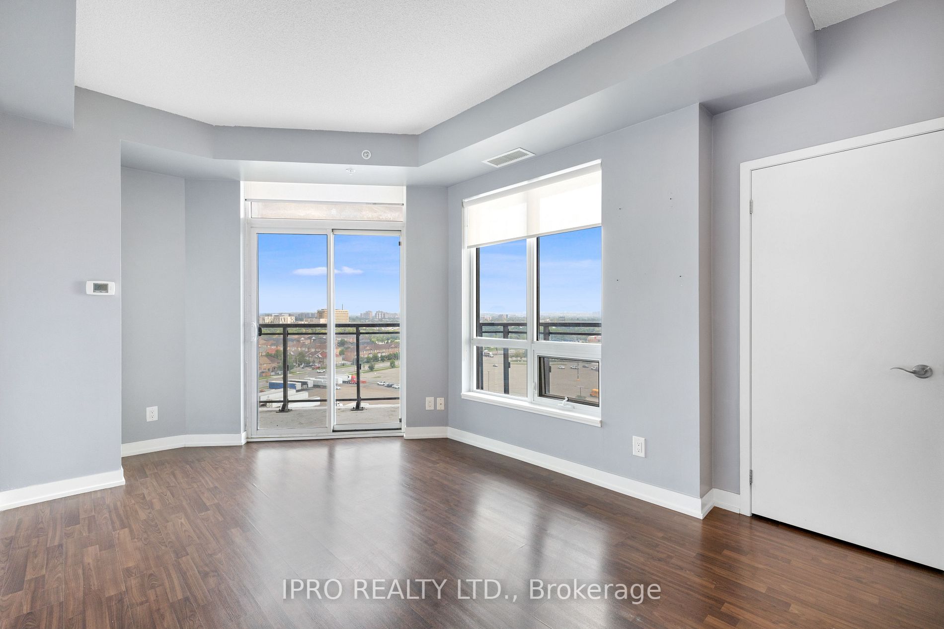 840 Queens Plate Dr, #1207