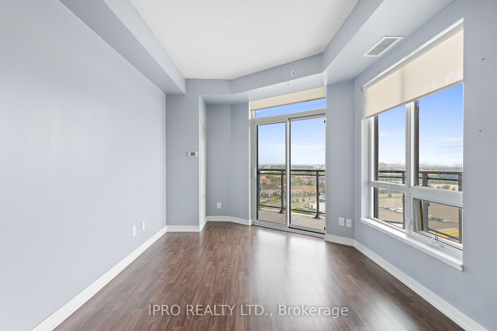 840 Queens Plate Dr, #1207