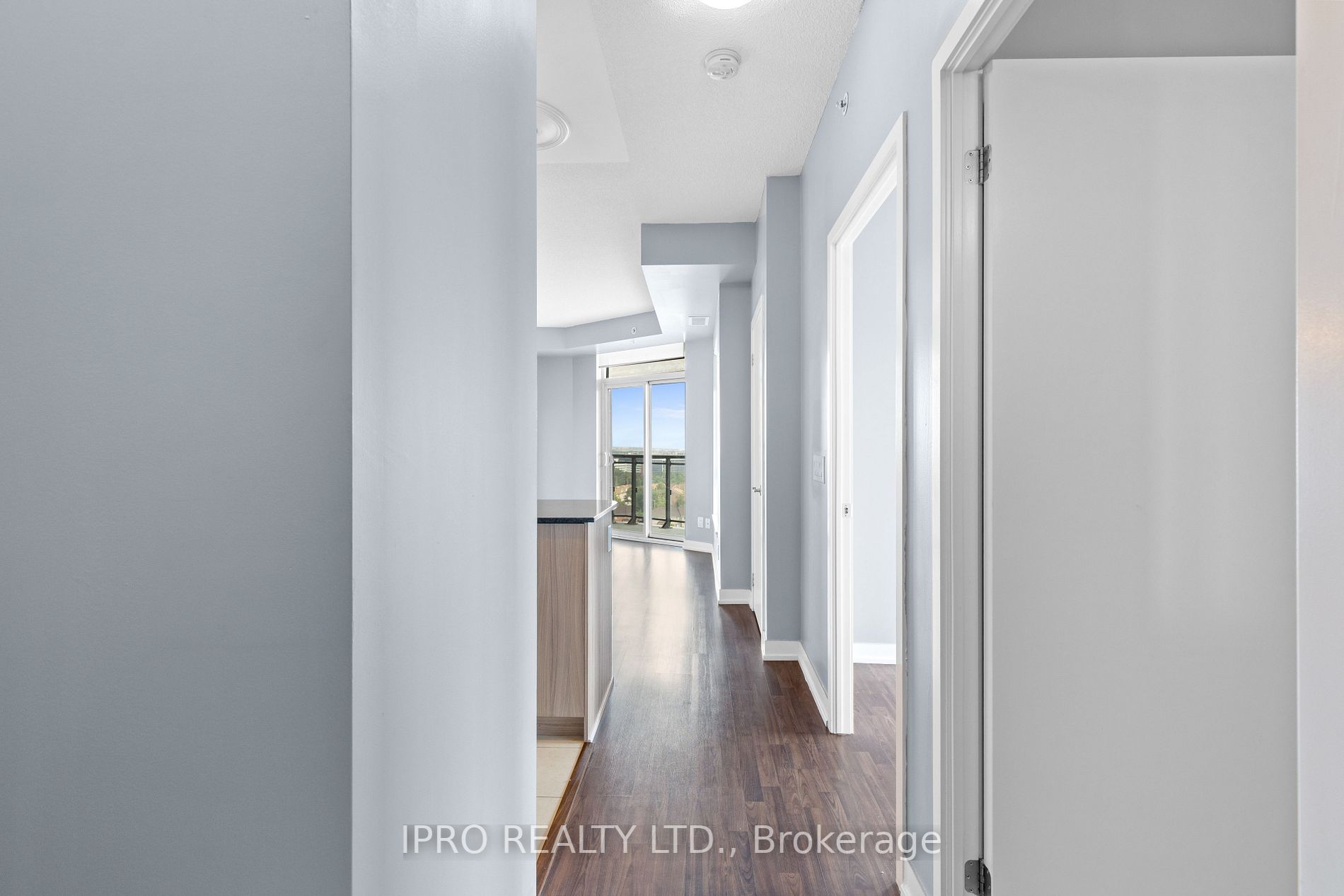 840 Queens Plate Dr, #1207