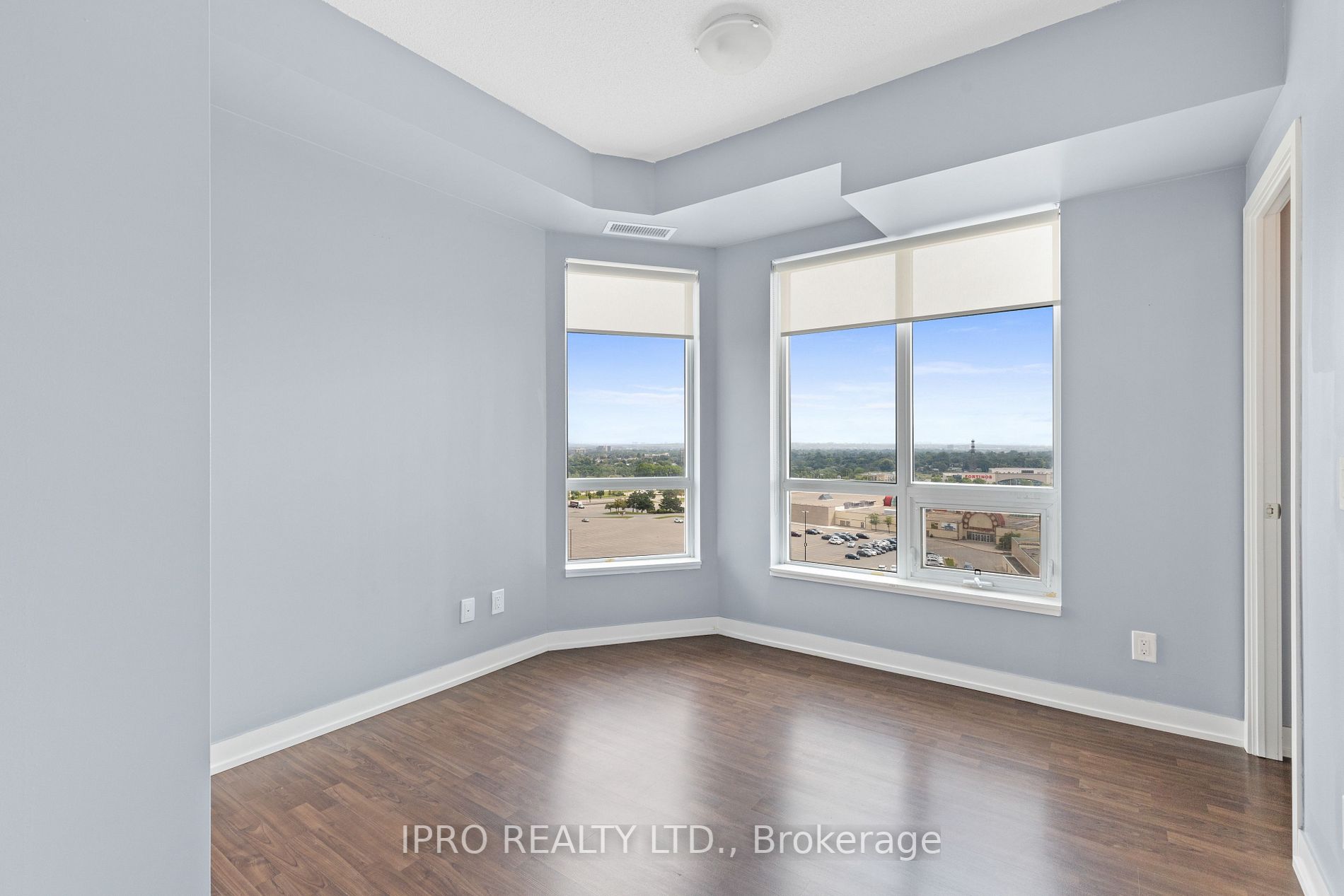 840 Queens Plate Dr, #1207