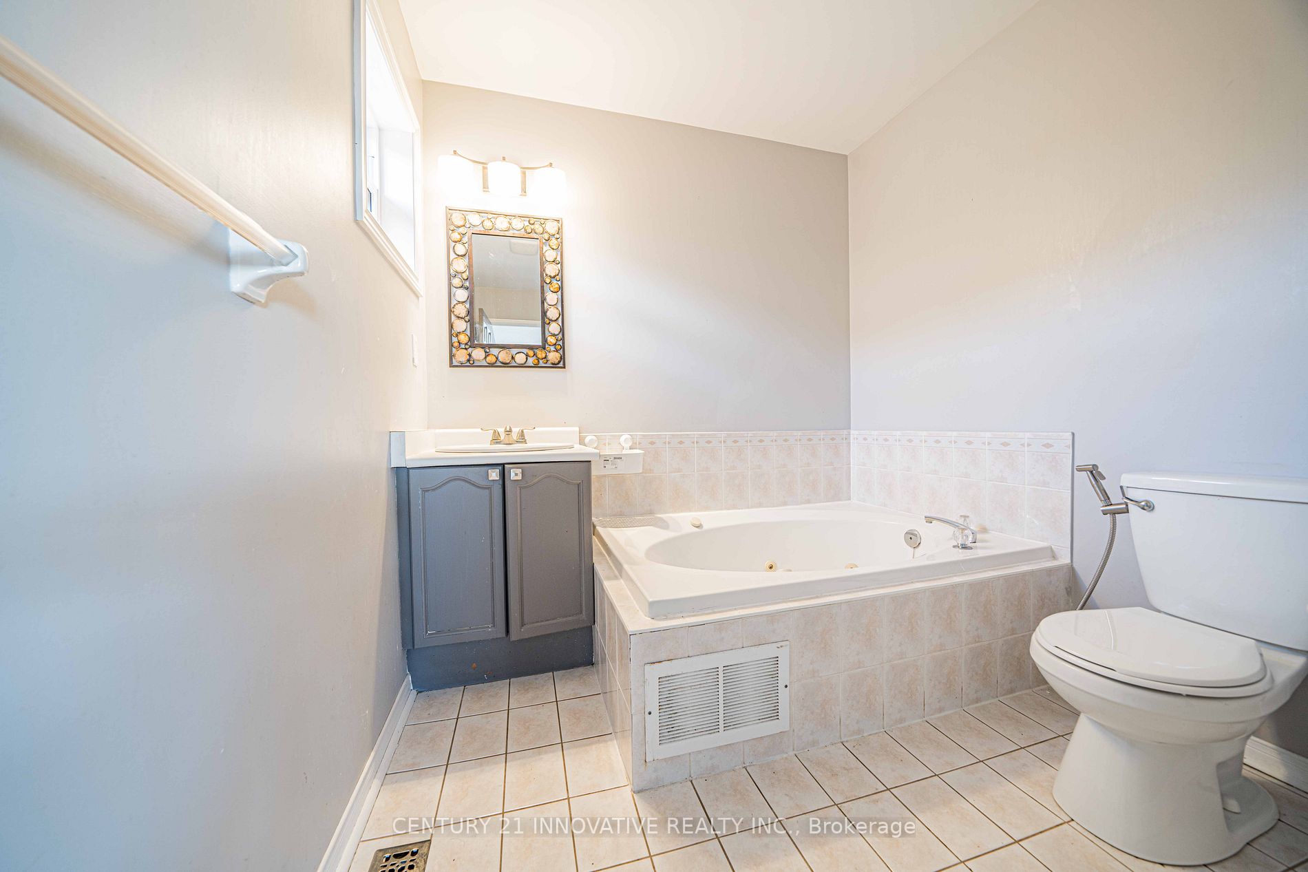 53 Smith Dr