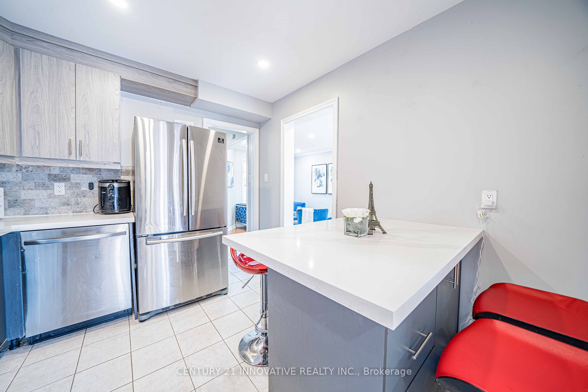53 Smith Dr