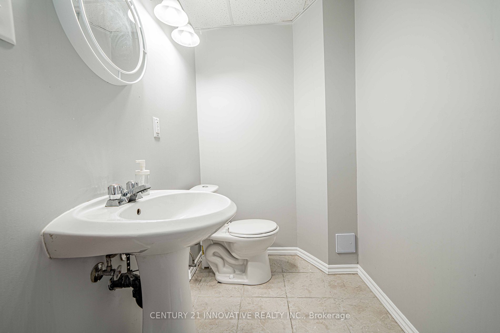 53 Smith Dr