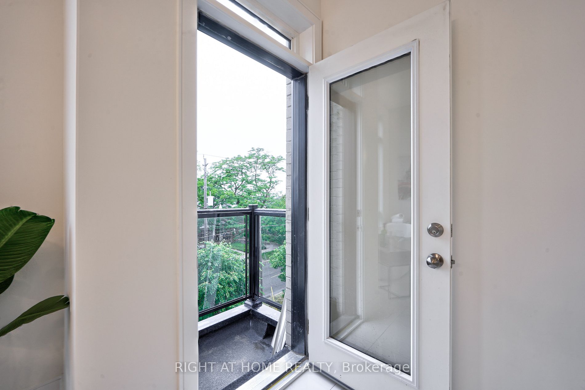 177F Caledonia Road