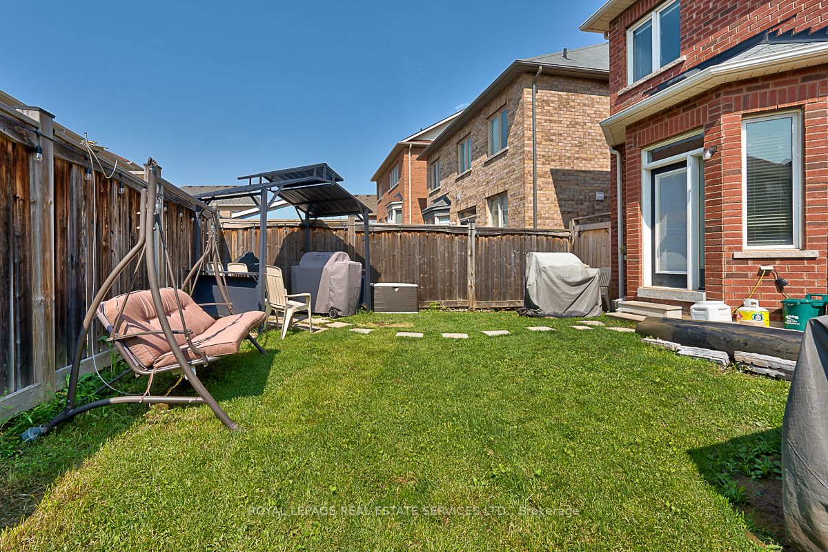 176 Giddings Cres
