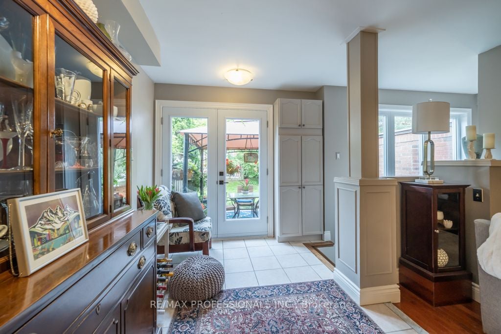 1064 Queen St W, #8A