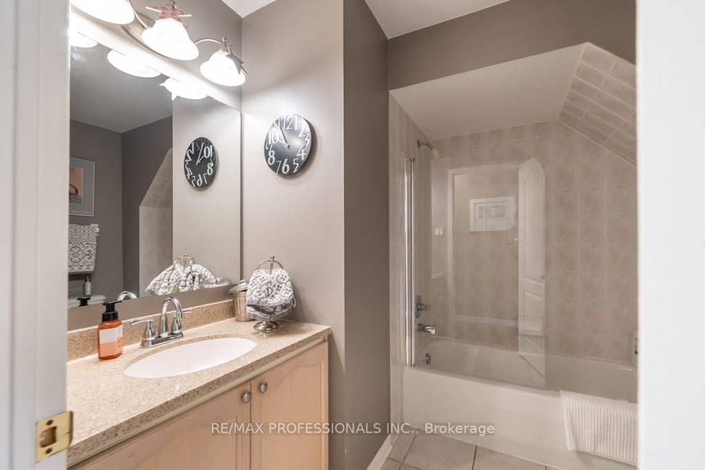 1064 Queen St W, #8A