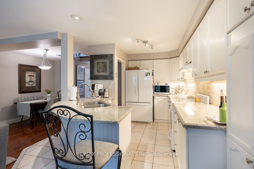 1064 Queen St W, #8A