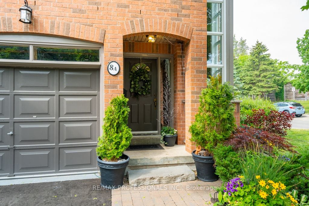 1064 Queen St W, #8A