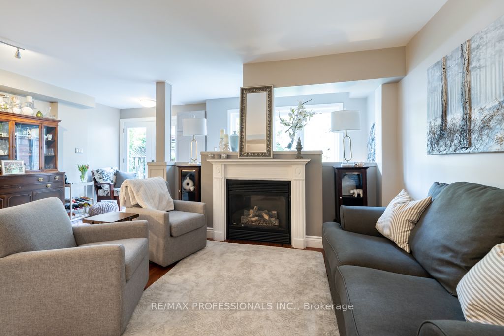 1064 Queen St W, #8A