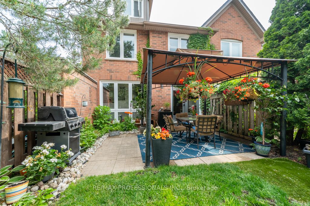 1064 Queen St W, #8A