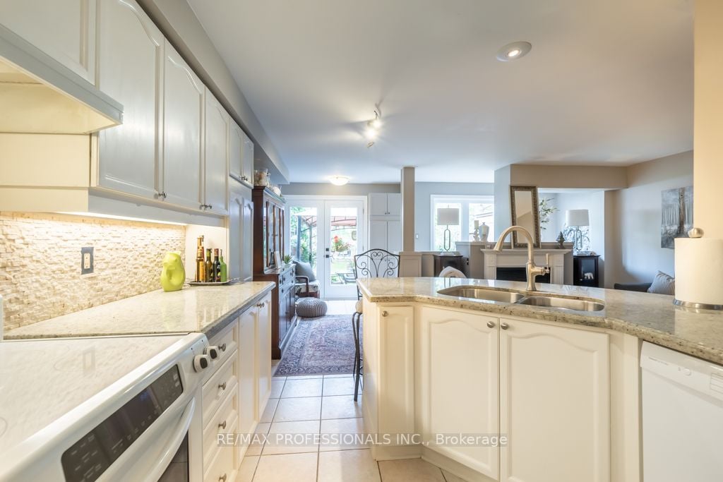 1064 Queen St W, #8A