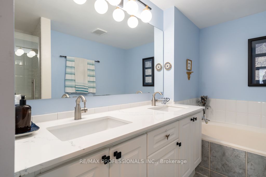 1064 Queen St W, #8A