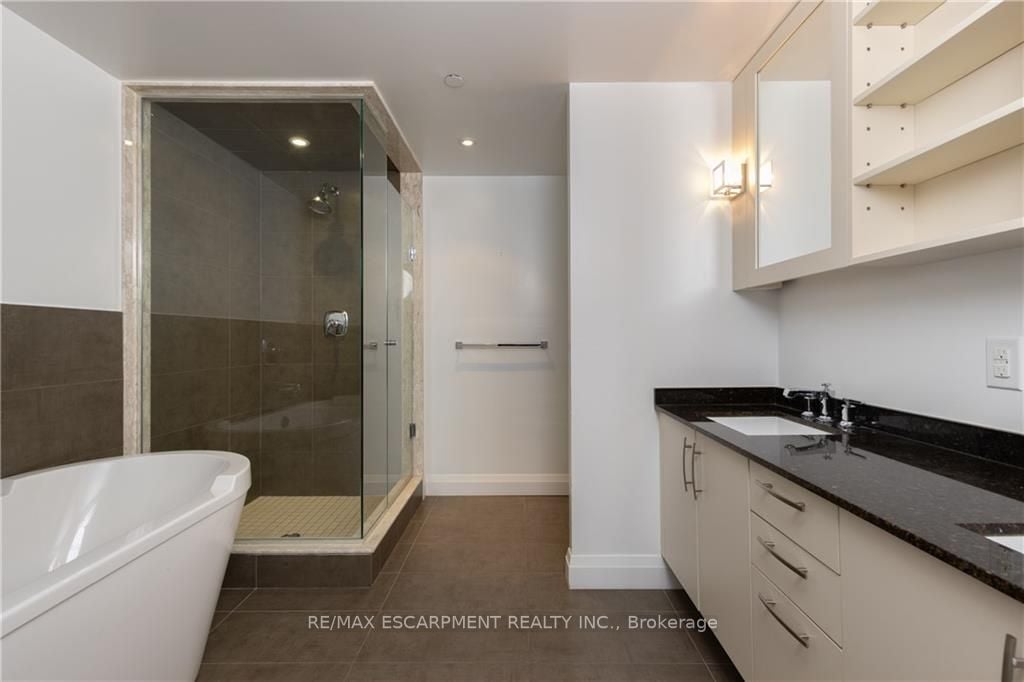 11 Bronte Rd S, #316