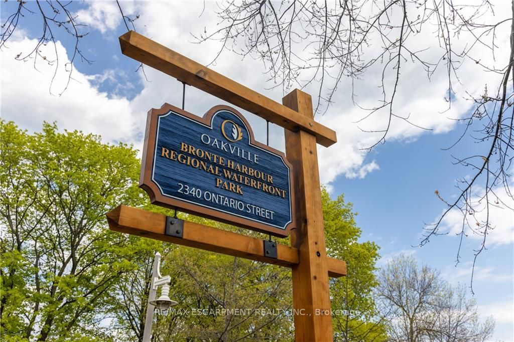 11 Bronte Rd S, #316