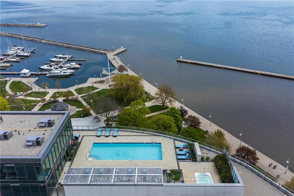 11 Bronte Rd S, #316