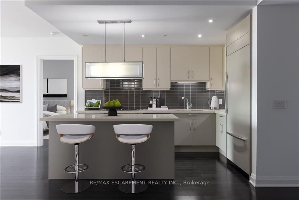 11 Bronte Rd S, #316