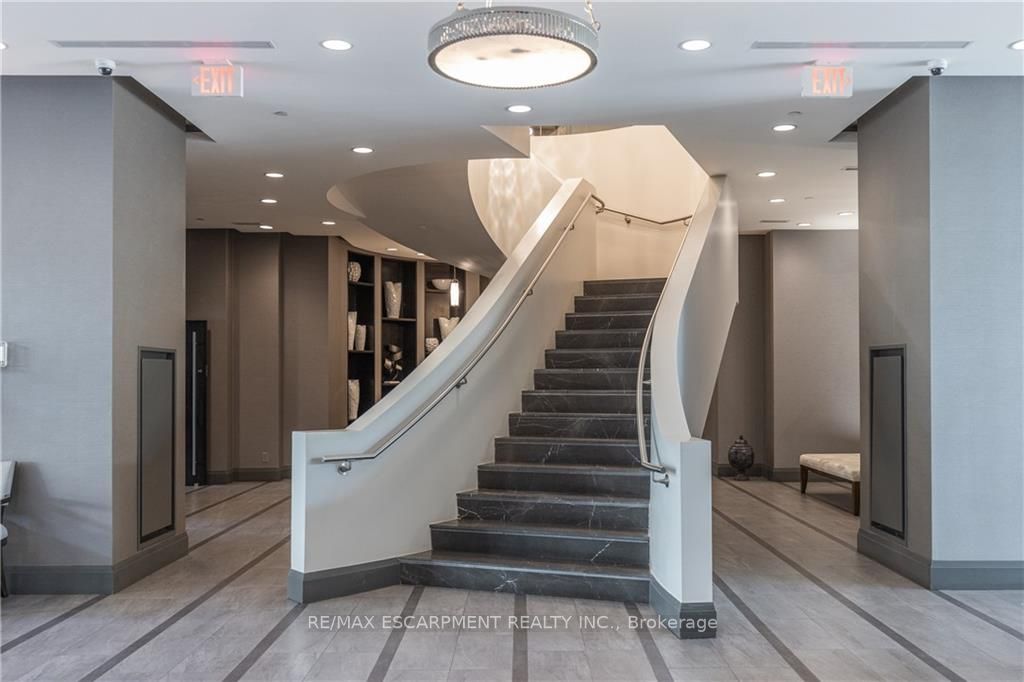 11 Bronte Rd S, #316