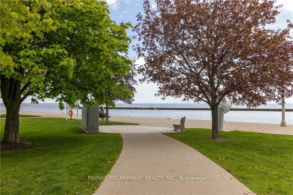 11 Bronte Rd S, #316