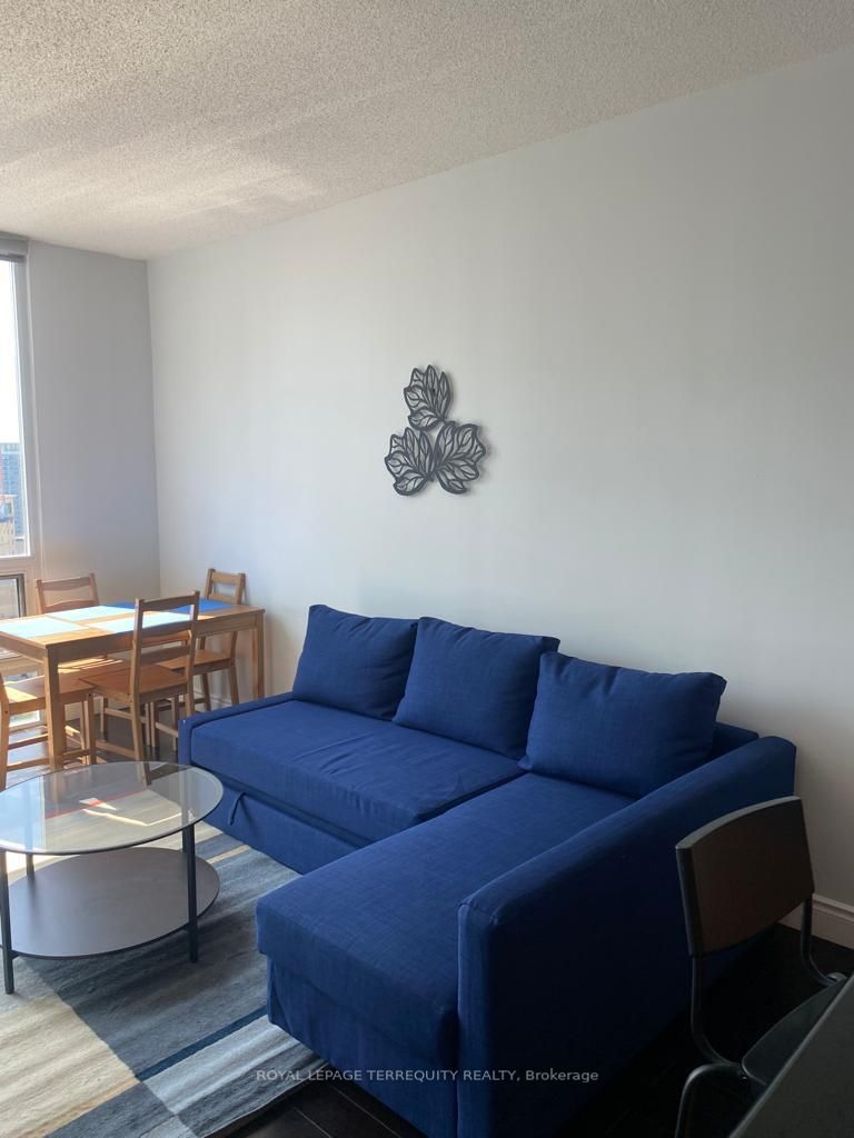 3939 Duke Of York Blvd, #2510