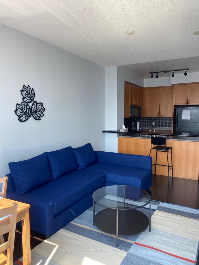 3939 Duke Of York Blvd, #2510