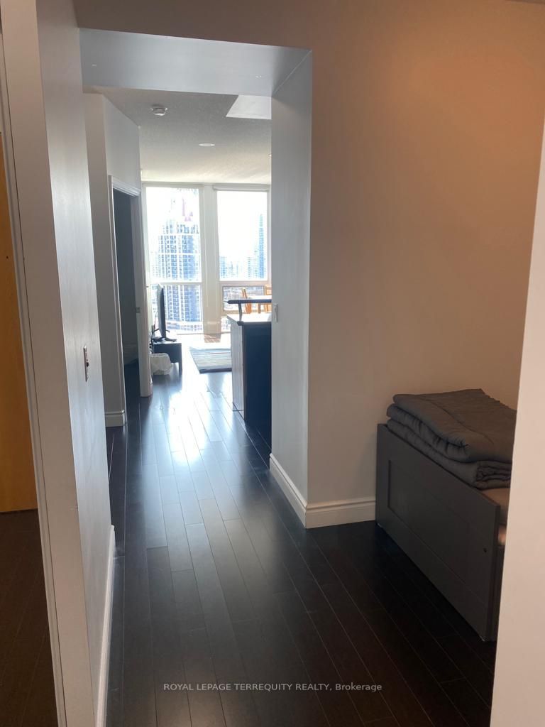 3939 Duke Of York Blvd, #2510
