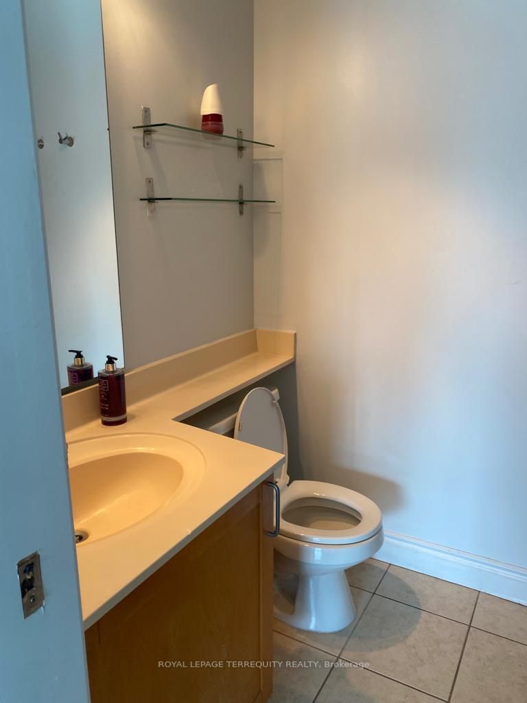 3939 Duke Of York Blvd, #2510