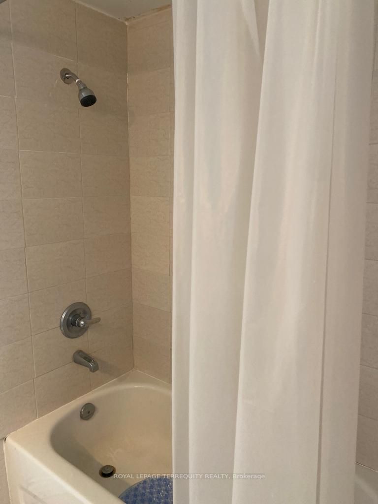 3939 Duke Of York Blvd, #2510