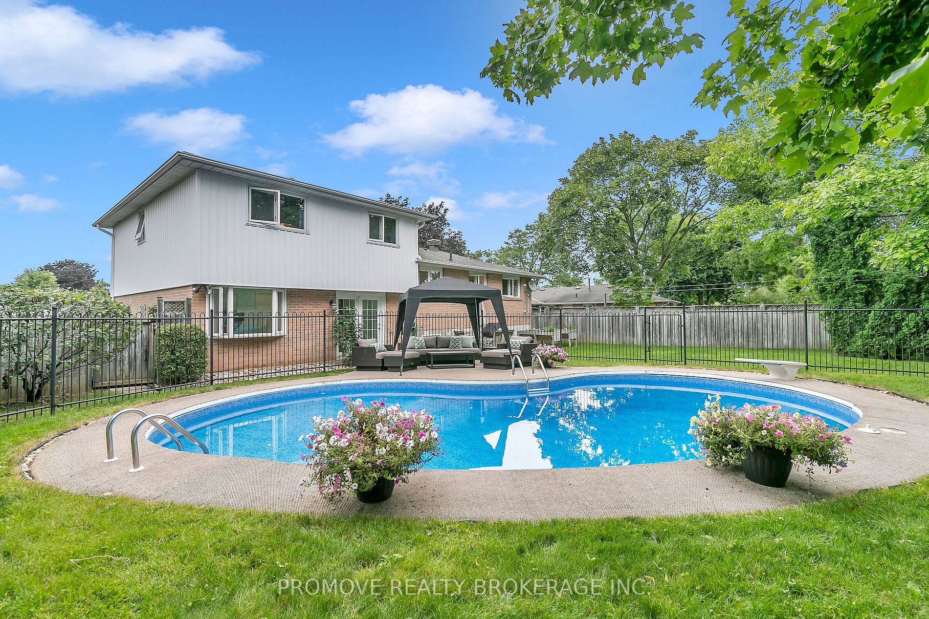 68 Irwin Cres