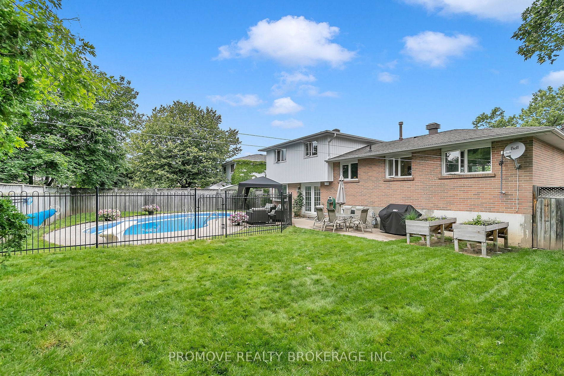 68 Irwin Cres
