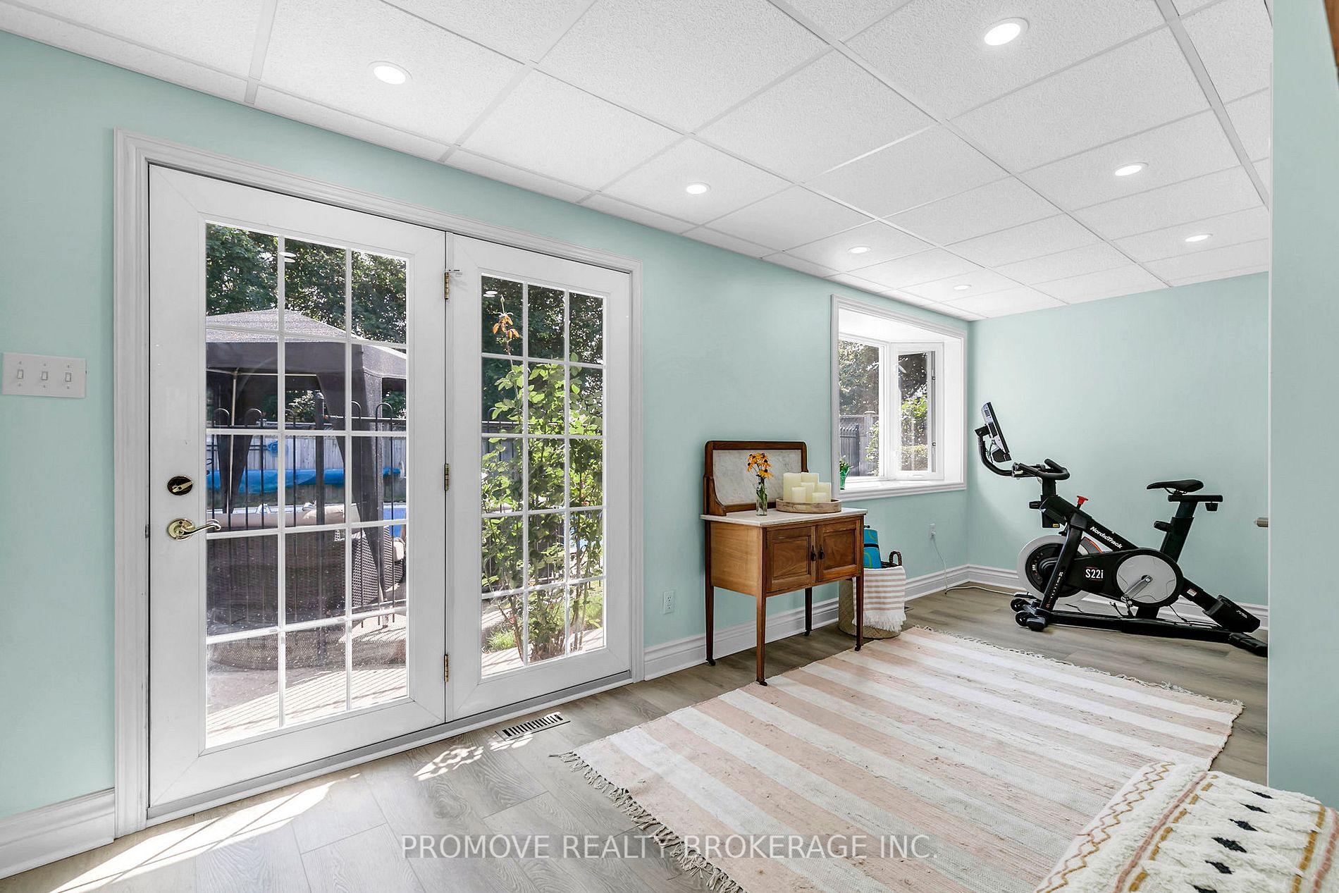 68 Irwin Cres