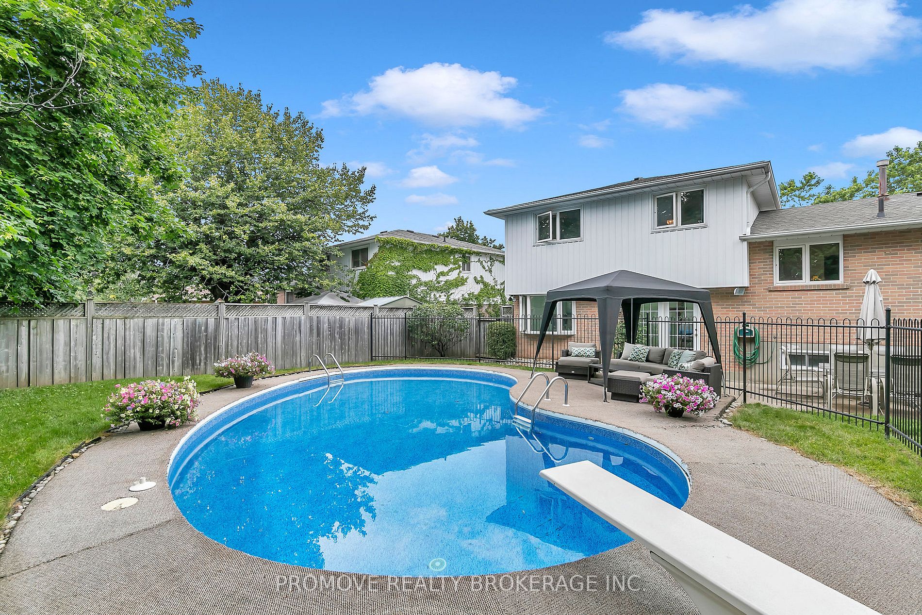 68 Irwin Cres