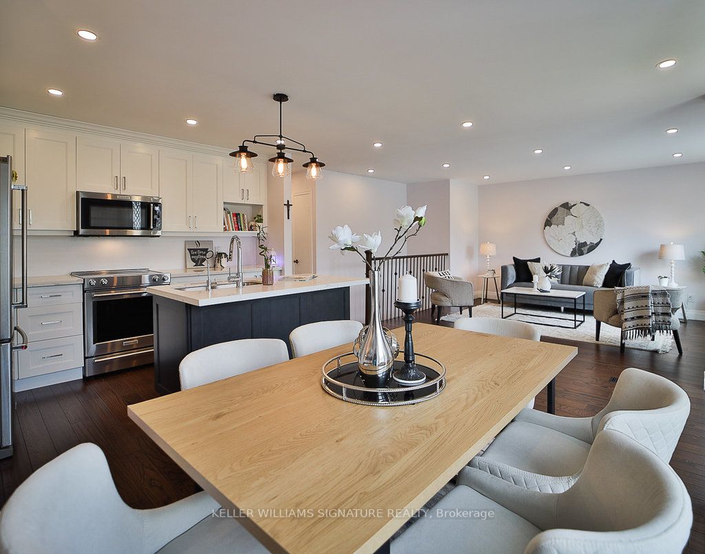 156 Main Street S